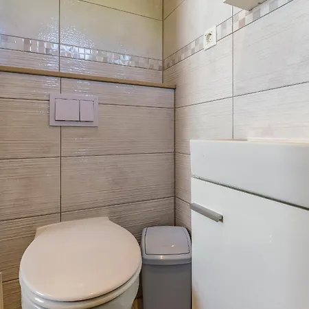 Mobile Rojnic Guest house