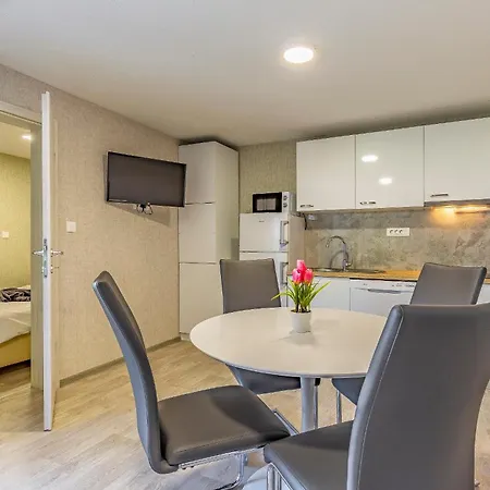 Mobile Rojnic Guest house