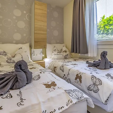 Mobile Rojnic Guest house