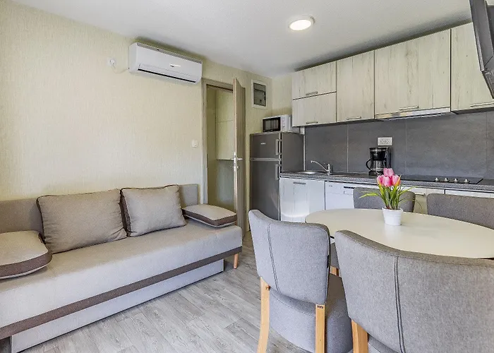 Mobile Rojnic 게스트하우스 반졸레